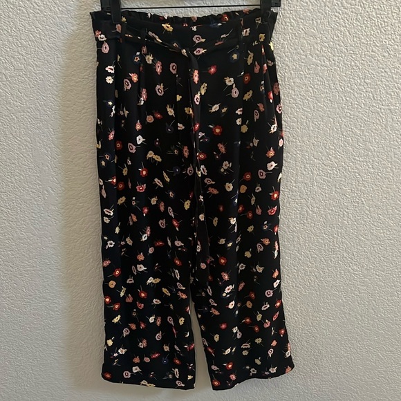 Zara Floral Flowing Cropped Trousers Culottes Pants Size Medium - Picture 3 of 7